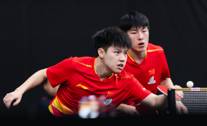 0-2落后连扳三局逆转！黄友政爆冷户上登热搜 全运会冠军真有实力