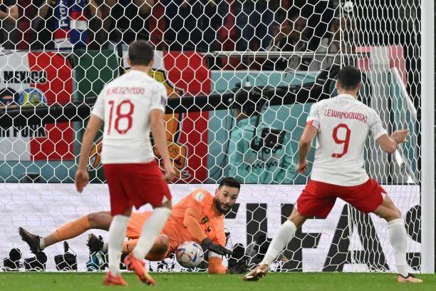 完败给姆巴佩仍应昂首离开，莱万孤兵难敌法国雄军