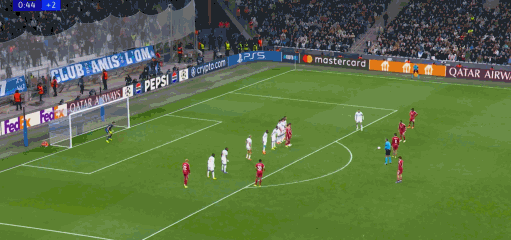 PP电子(中国)-索博任意球破僵局，萨拉赫回归铁卫造乌龙，利物浦3-0完胜马赛