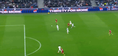 PP电子(中国)-3-0!萨拉赫失单刀,索博斯洛伊致敬小罗,利物浦剑指欧冠16强