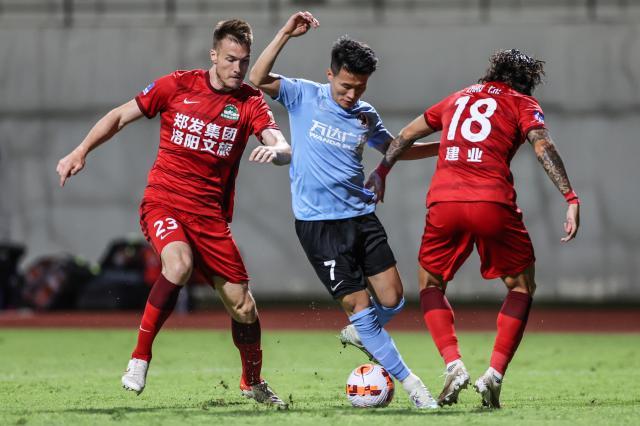 PP电子(中国)-中超首轮：大连人有新意 本土可喜两国脚应追罚