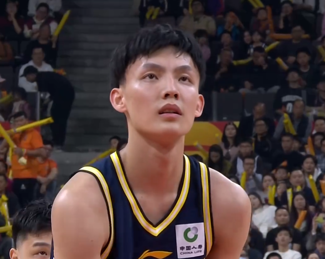 PP电子(中国)-广东3消息！徐杰伤情更新，杜锋遭外援指控，朱芳雨引援目标曝光