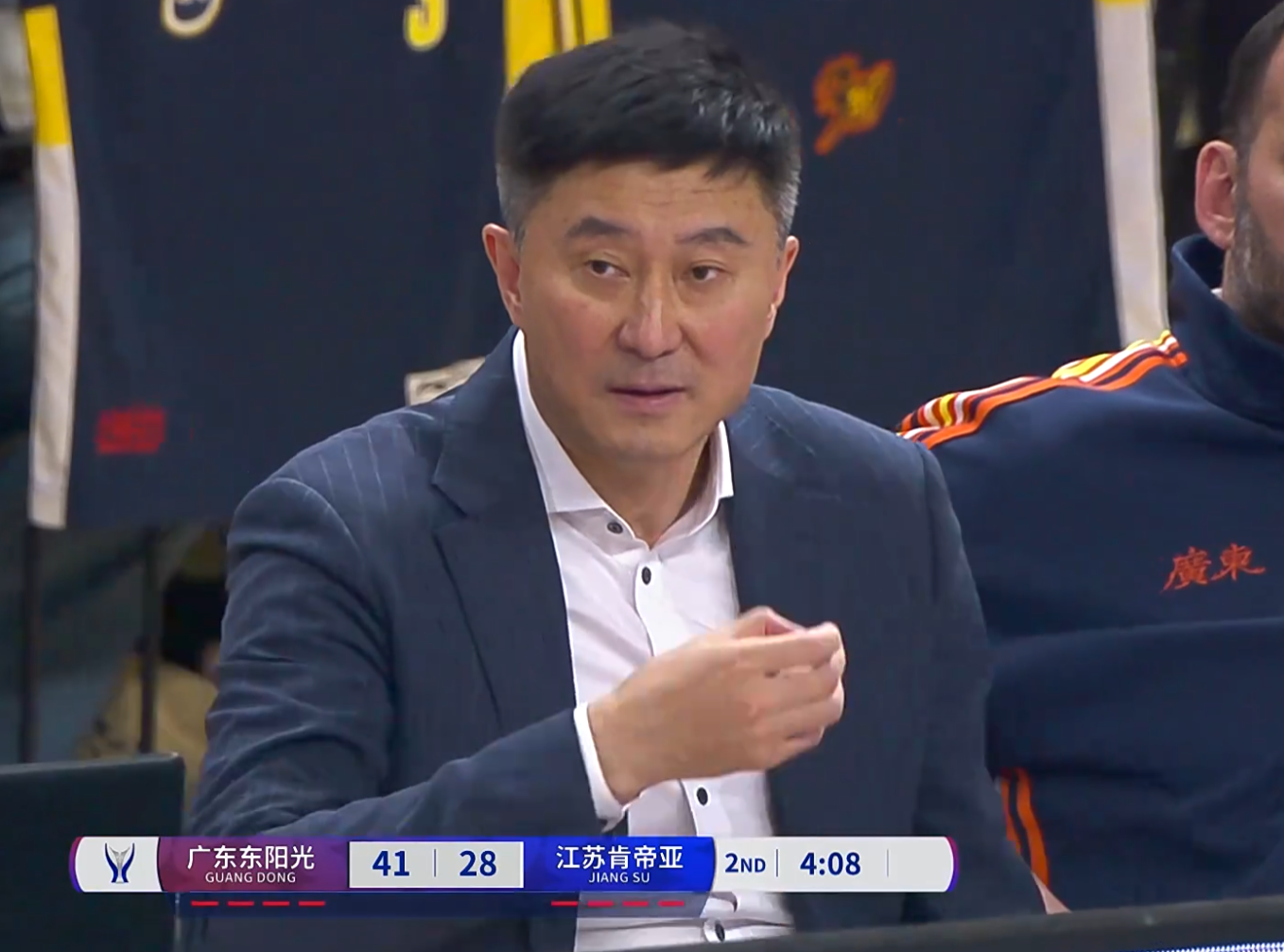 PP电子(中国)-广东3消息！徐杰伤情更新，杜锋遭外援指控，朱芳雨引援目标曝光