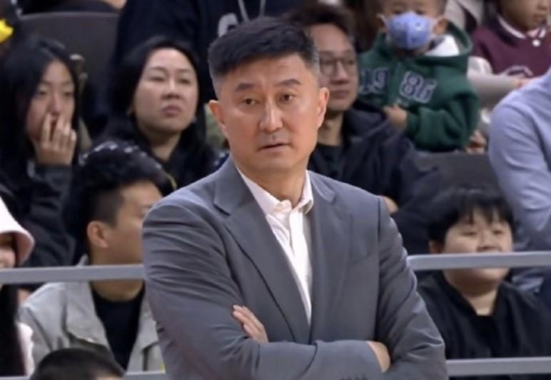 PP电子(中国)-杜锋：依然是开局挖坑的老问题；无论输赢大家都要有所提升