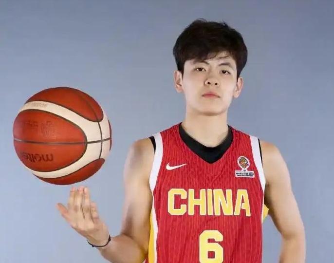 PP电子(中国)-接棒！杨舒予成为中国女篮新队长