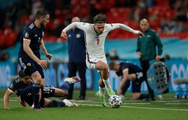 PP电子(中国)-英伦德比闷战收场 三狮拖沓保守遭名宿群嘲