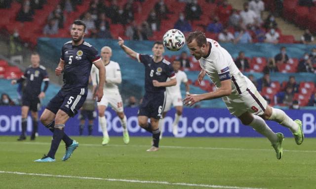 PP电子(中国)-英伦德比闷战收场 三狮拖沓保守遭名宿群嘲